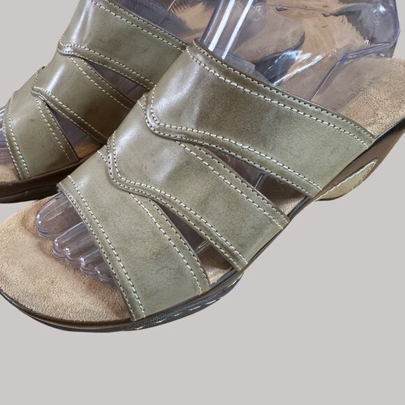 G H Bass Women's Slip-On Distressed Uppers Sandals With Wave Straps & Cushioned - Picture 4 of 16